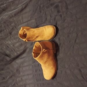 Cat and Jack girls tab suede boots 1y